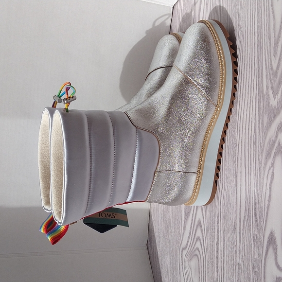 Toms Makenna silver metallic leather Winter Rain Boots size 8.5 - Picture 4 of 17